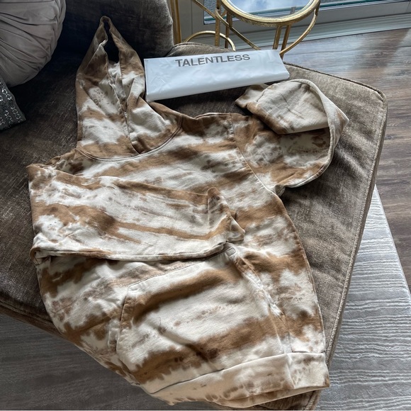 TALENTLESS Tan Tie Dye Hoodie Women’s L - Picture 3 of 3